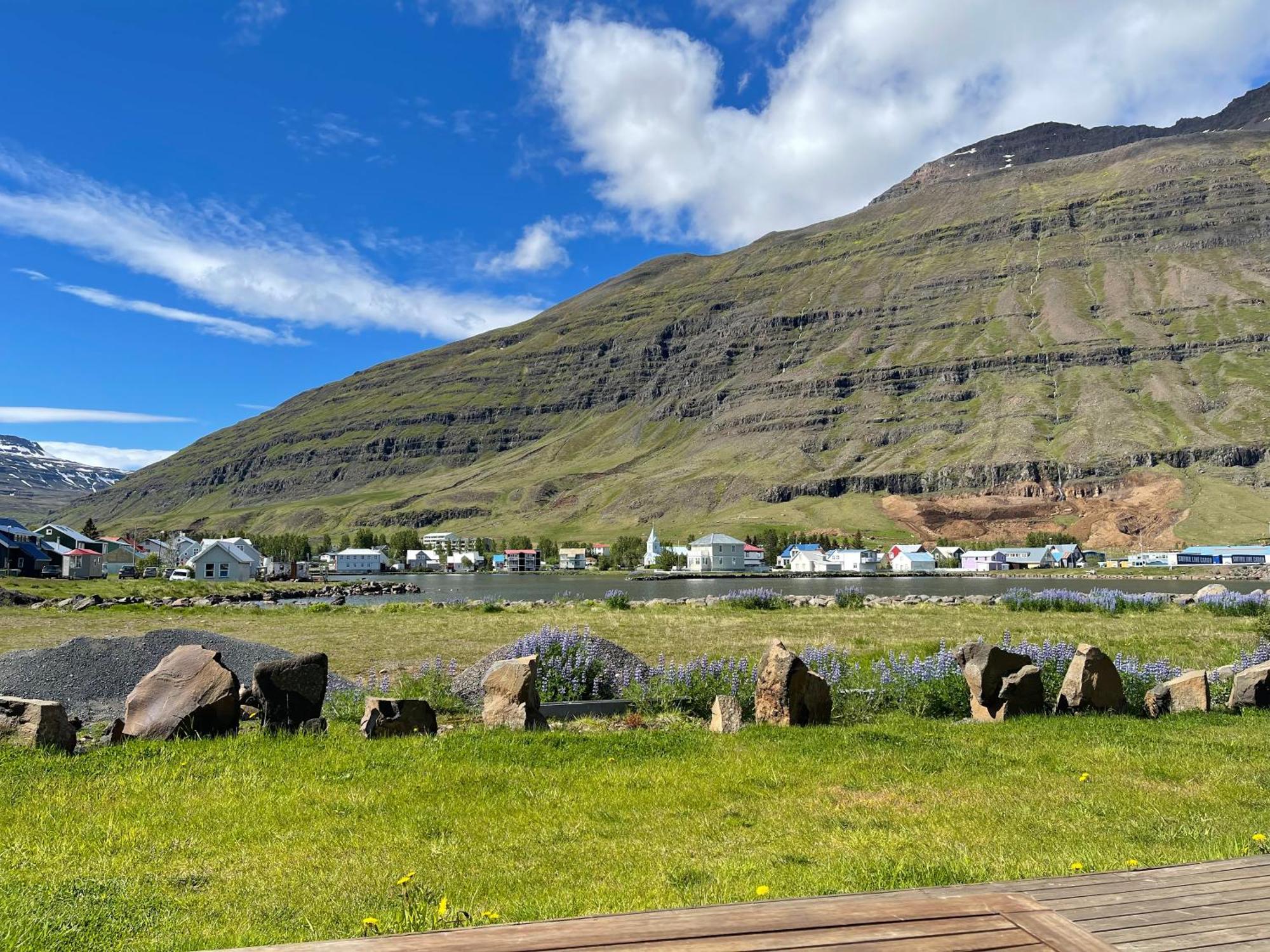 Lonsleira Apartments Seyðisfjörður Buitenkant foto